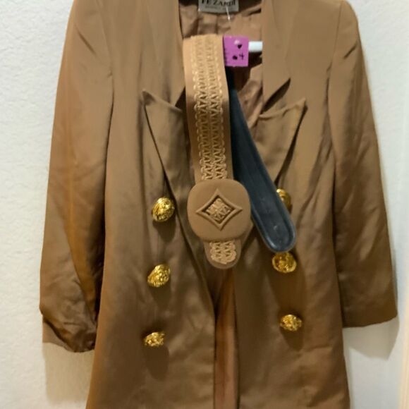 fezandi beverly hills suit gold buttons accents with assorted belt 4 H6 - Picture 8 of 15